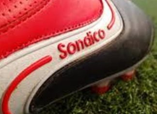 Бутсы Sondico начинались с перчаток