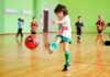 Детские футзалки Adidas и Nike — сравнение технологий