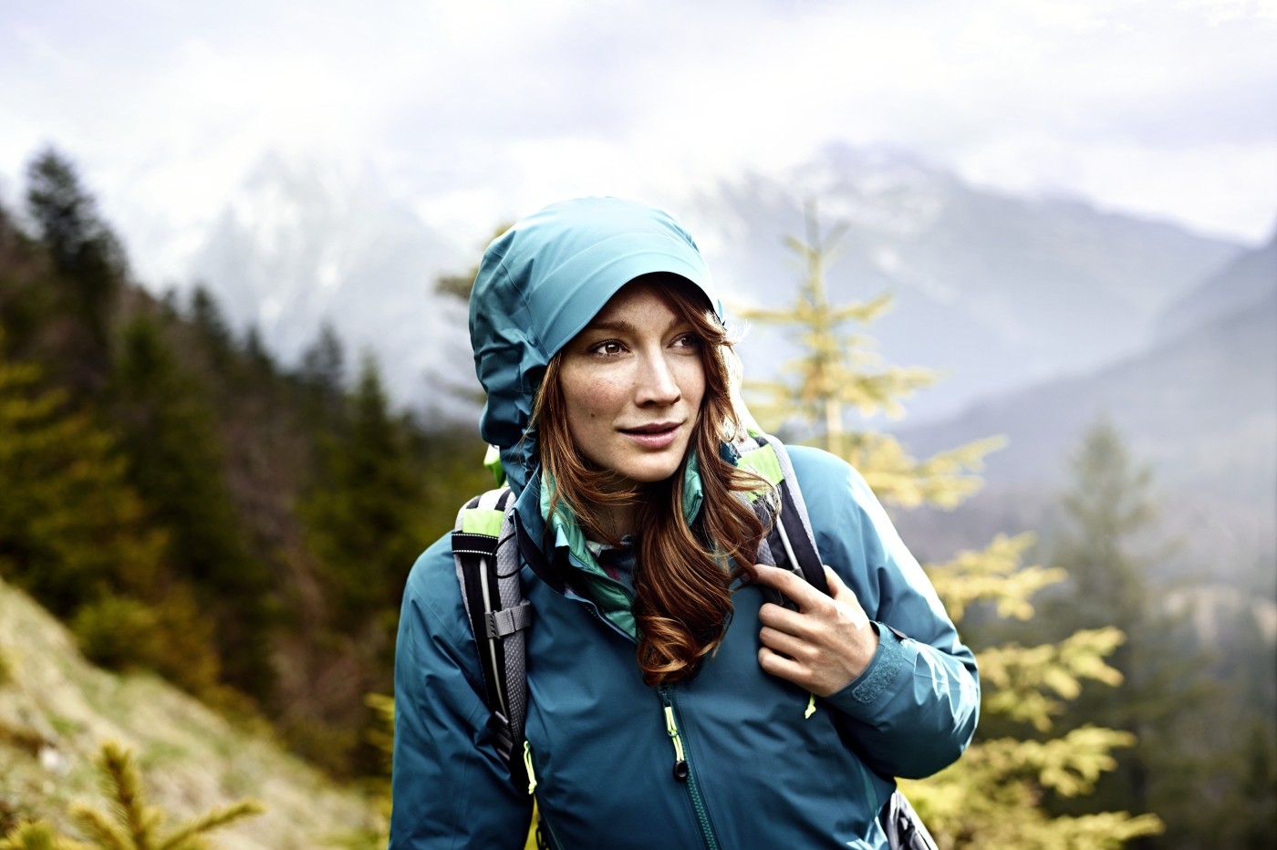 BIC_female_hiker_1400